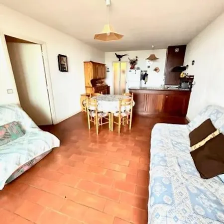 Grand T2 A Deux Pas Des Plages Apartment *